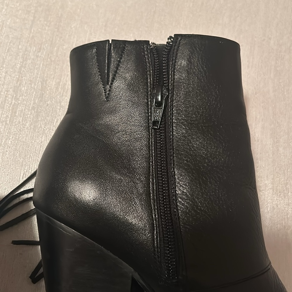 Aldo Women’s ‘Linsey’ Styled Ankle Heeled Booties Black w/ Tassels Size 7 - Picture 5 of 16